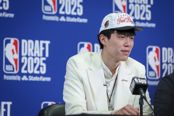苏群：有4支开拓者队和26支雷霆队，他们真的很想在这次选秀中选择杨汉森