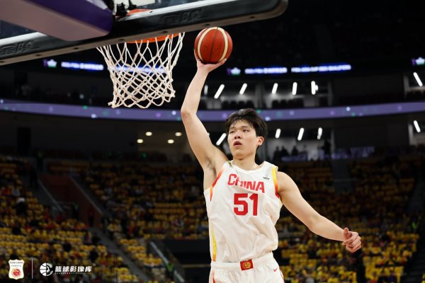 👀俱乐部15号&国家队51号！预测下杨瀚森在NBA会身披几号运动活动    服  ？