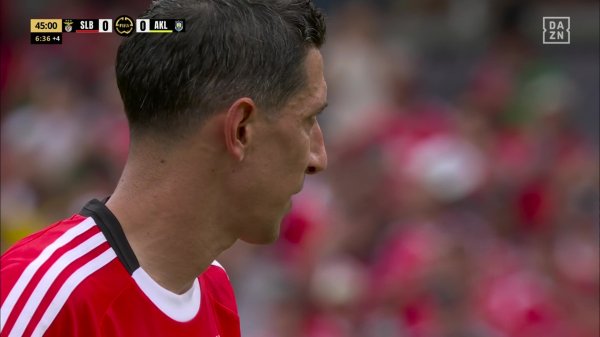 终于打破僵局，迪马利亚点球破门，本菲卡1-0奥克兰城