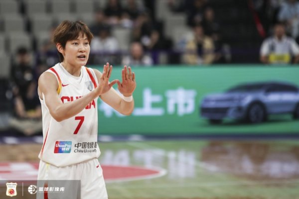 杨力维：希望年轻队员珍惜这样的舞台 别因失败  提出对自己的质疑