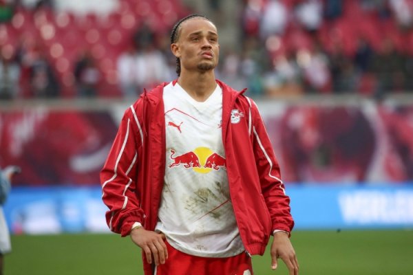 记者:西蒙斯就2031年合同达协议,切尔西在等出售杰克逊和恩昆库 记者:西蒙斯就2031年合同达协议,切尔西在等出售杰克逊和恩昆库