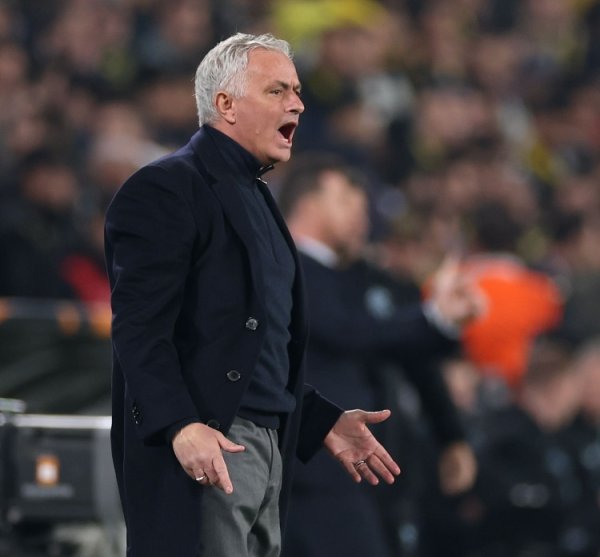 穆帅:我拿过两次欧冠第一名 ,但这不会给我们的对手带来任何压力 穆帅:我拿过两次欧冠第一名 ,但这不会给我们的对手带来任何压力