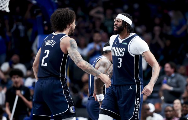 莱夫利：浓眉表现不可思议 他能防卫  任何人在场上无所不能