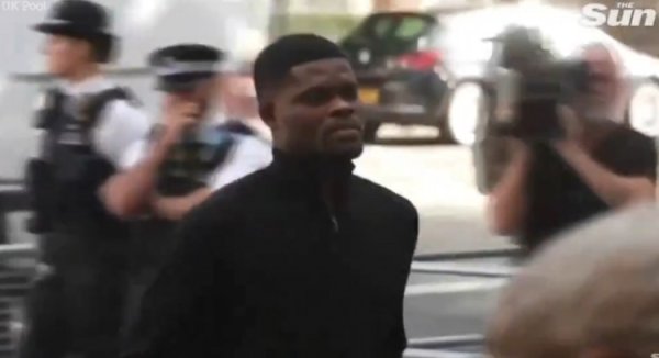 英媒：托马斯获得有条件保释，并将于9月2日在中央刑事法院出庭