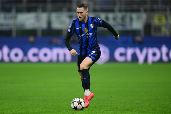 记者：泽林斯基和比塞克参加了国米合练，弗拉泰西单独进行练习