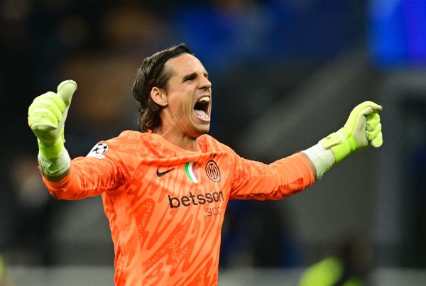 索默:效力于国米是一个巨大的机会,在这里踢球是一种极大的荣幸 索默:效力于国米是一个巨大的机会,在这里踢球是一种极大的荣幸