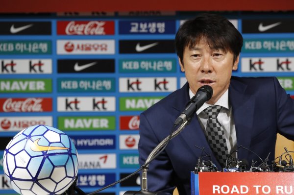 北青：申台龙执教国足传闻不攻自破，韩国籍指导教练员不在足协选帅范围