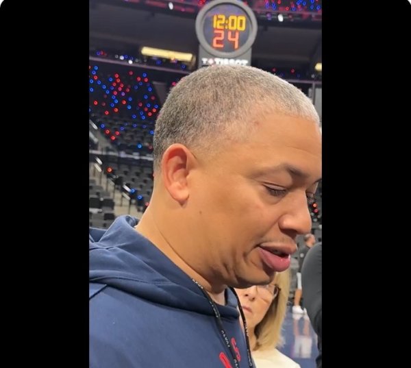 卢:比尔对峙 练习 竞技状态 不错移动也很出色 看到他的表现感觉很棒 卢:比尔对峙 练习 竞技状态 不错移动也很出色 看到他的表现感觉很棒