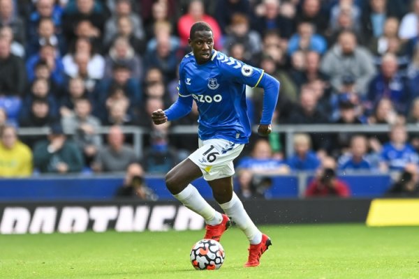 杜库雷：埃弗顿曾挽留我但沙特报价高得多 我已为埃弗顿付出一切