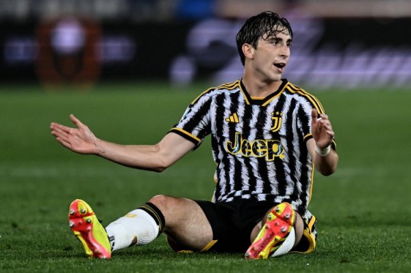 罗马诺:那不勒斯对米雷蒂很感兴趣,但不愿花费超2500万欧转会费 罗马诺:那不勒斯对米雷蒂很感兴趣,但不愿花费超2500万欧转会费