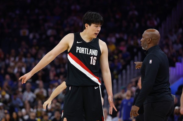 队记:比卢普斯对杨瀚森很有耐心 现阶段就是学习-犯错-改正 队记:比卢普斯对杨瀚森很有耐心 现阶段就是学习-犯错-改正