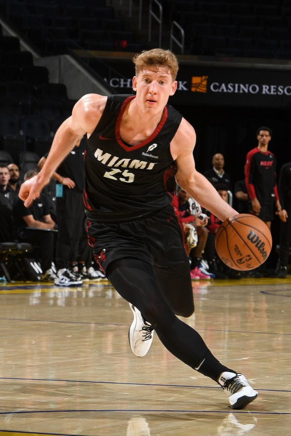 上场送10次助功  ！阿德巴约：亚库乔尼斯有潜力成为顶级传送球  手