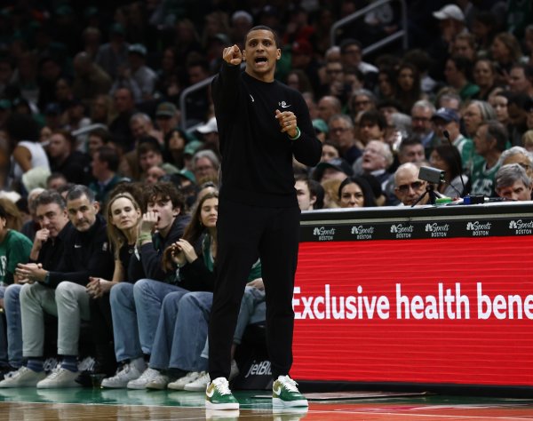 马祖拉:布歇在乎赢球态度很棒 32岁还能保持这样生气 让人佩服 马祖拉:布歇在乎赢球态度很棒 32岁还能保持这样生气 让人佩服