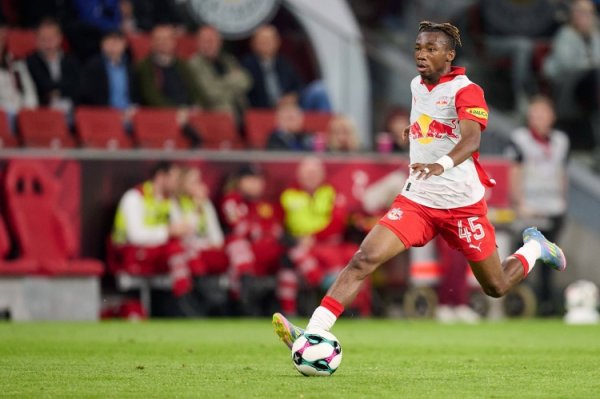 记者:费内巴切引进马里翼锋内内的谈判正在进行 记者:费内巴切引进马里翼锋内内的谈判正在进行