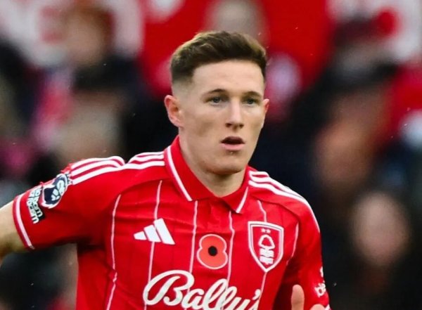 曝阿莫林与安德森通道交谈, 其明夏愿加盟曼联! 冬窗9000万豪购没戏