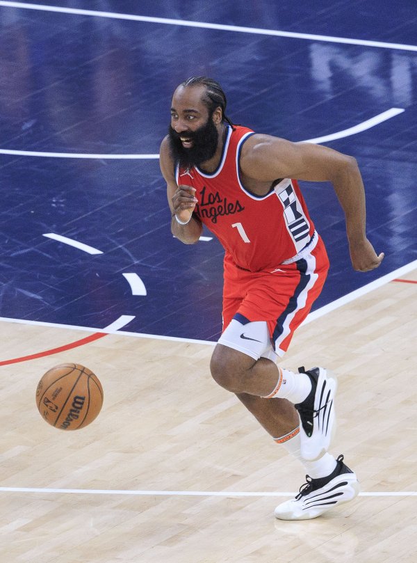 巴爷：哈登新赛季可能场均拿个17分+三项数据上双 让比尔承担更多积分  任务